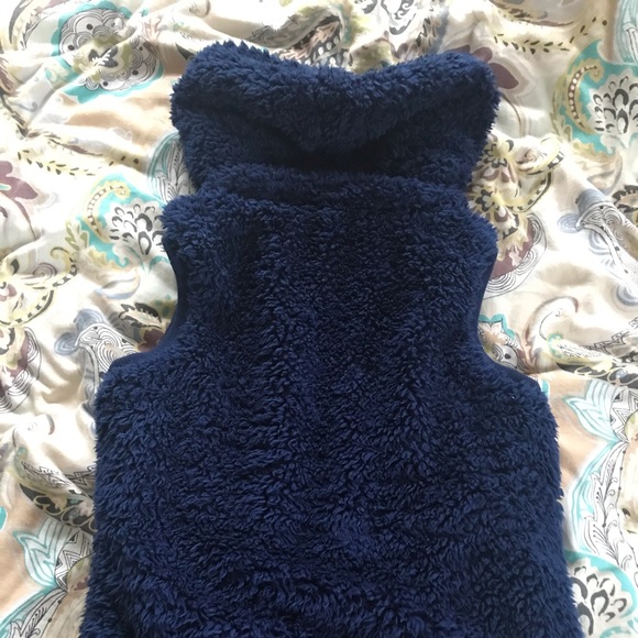 Vest - Picture 3 of 6